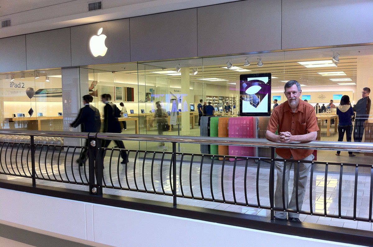 Gary Allen at Apple's store in Tysons Corner, Virginia, just outside Washington, D.C.