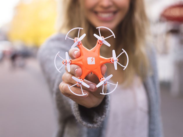 With six propellers, SKEYE's Hexa Drone has unparalleled stability and maneuverability, and fits in your hand.