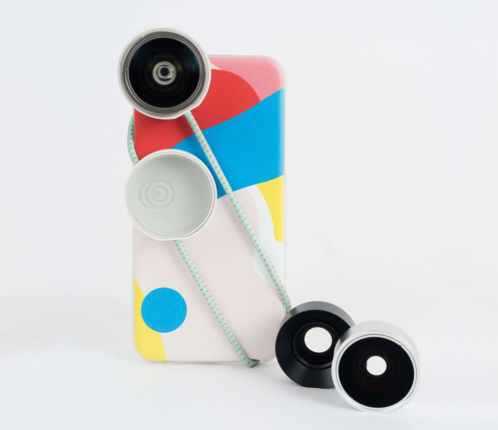 The Iris lens series uses a mount that does not require you to remove your smartphone case.