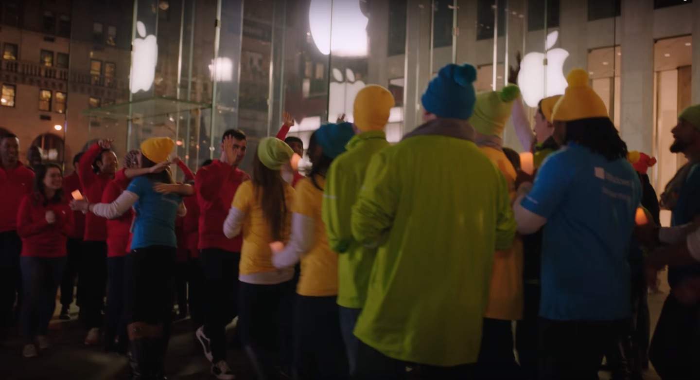 Apple and Microsoft employees living in harmony.