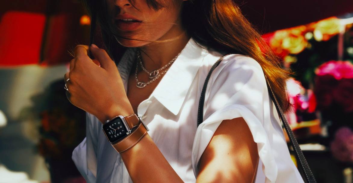 The Hermes Double Tour band is now available for everyone.