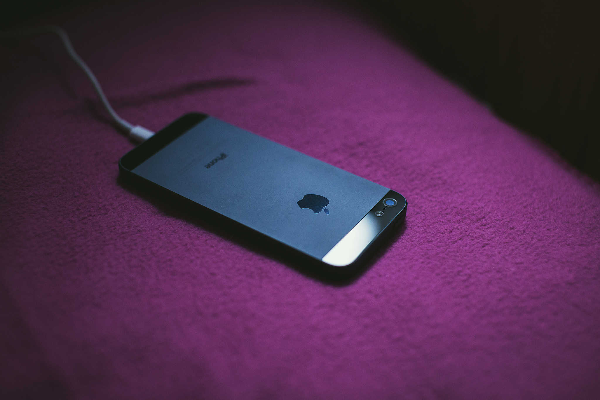 iphone-charging-battery-lightning-cable