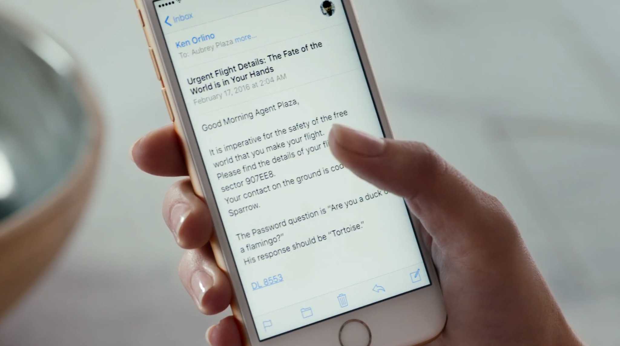Aubrey Plaza iPhone 6s ad