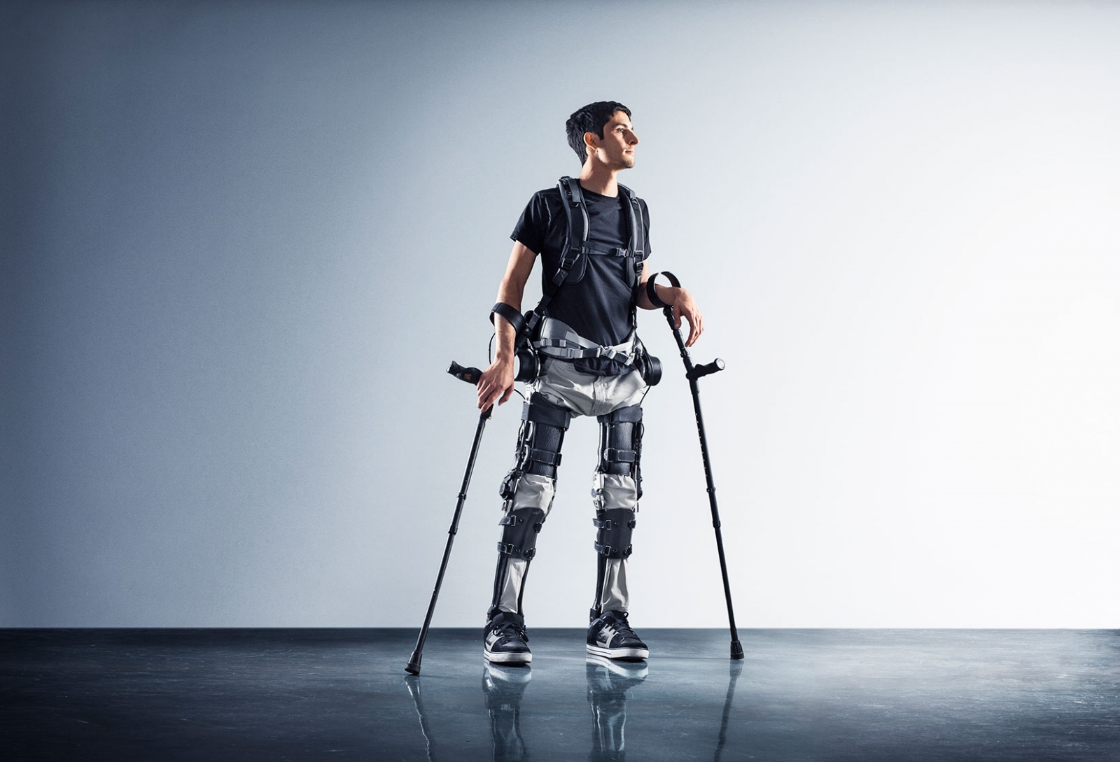 an-exoskeleton-named-phoenix-removes-cost-as-a-barrier-to-walking-image-cultofandroidcomwp-contentuploads201602Phoenix001-jpg
