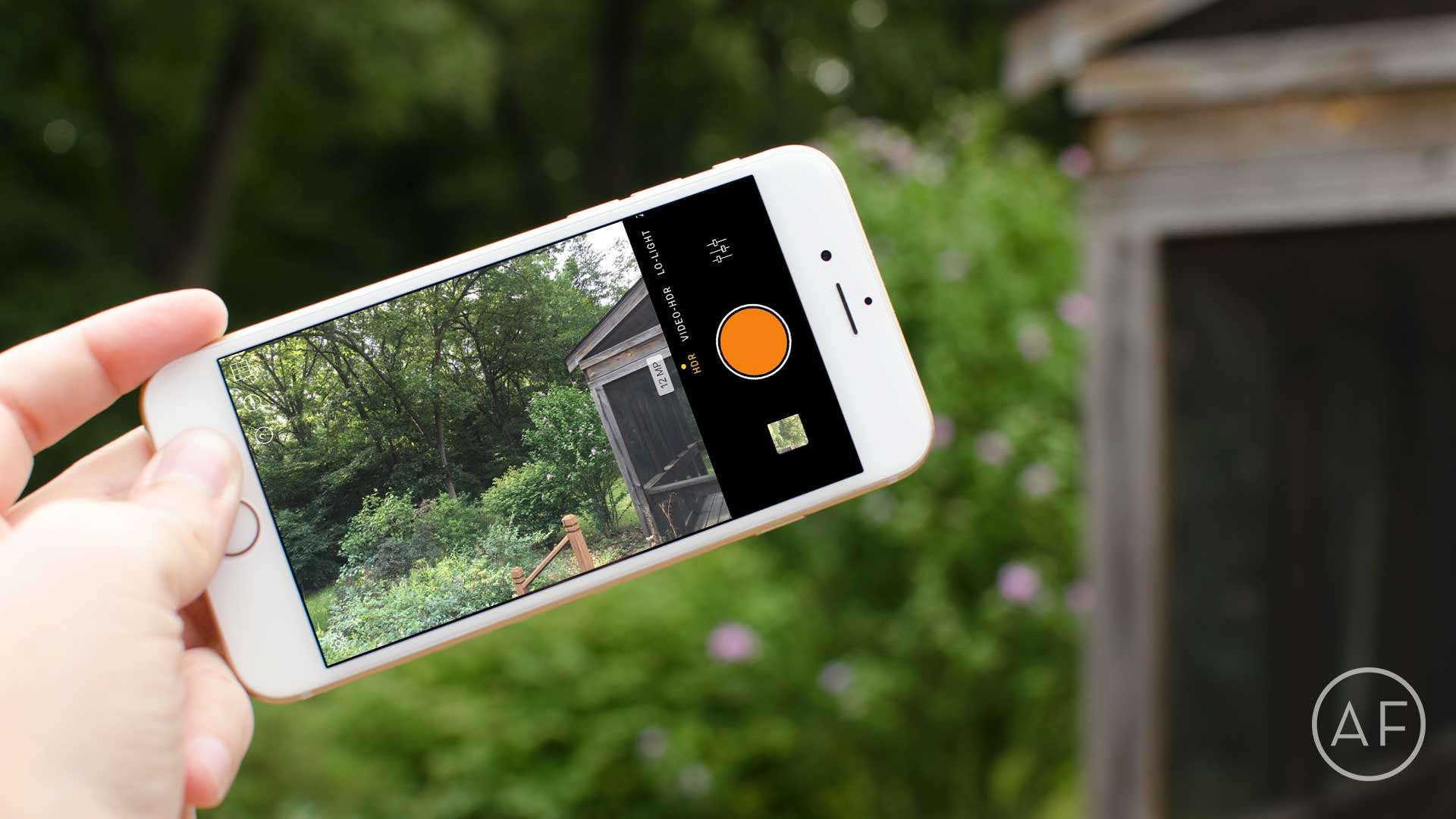 Ever take a photo where the foreground is took dark or the background is way too bright? Hydra solves that problem for you.