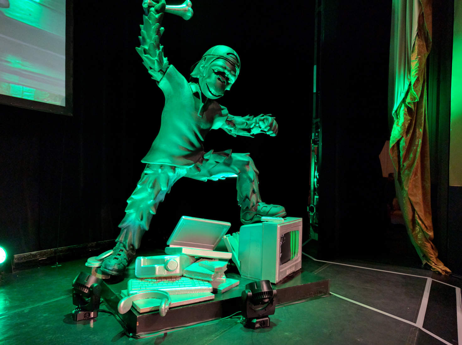 Apple didn't get any of these weird statuettes this year.