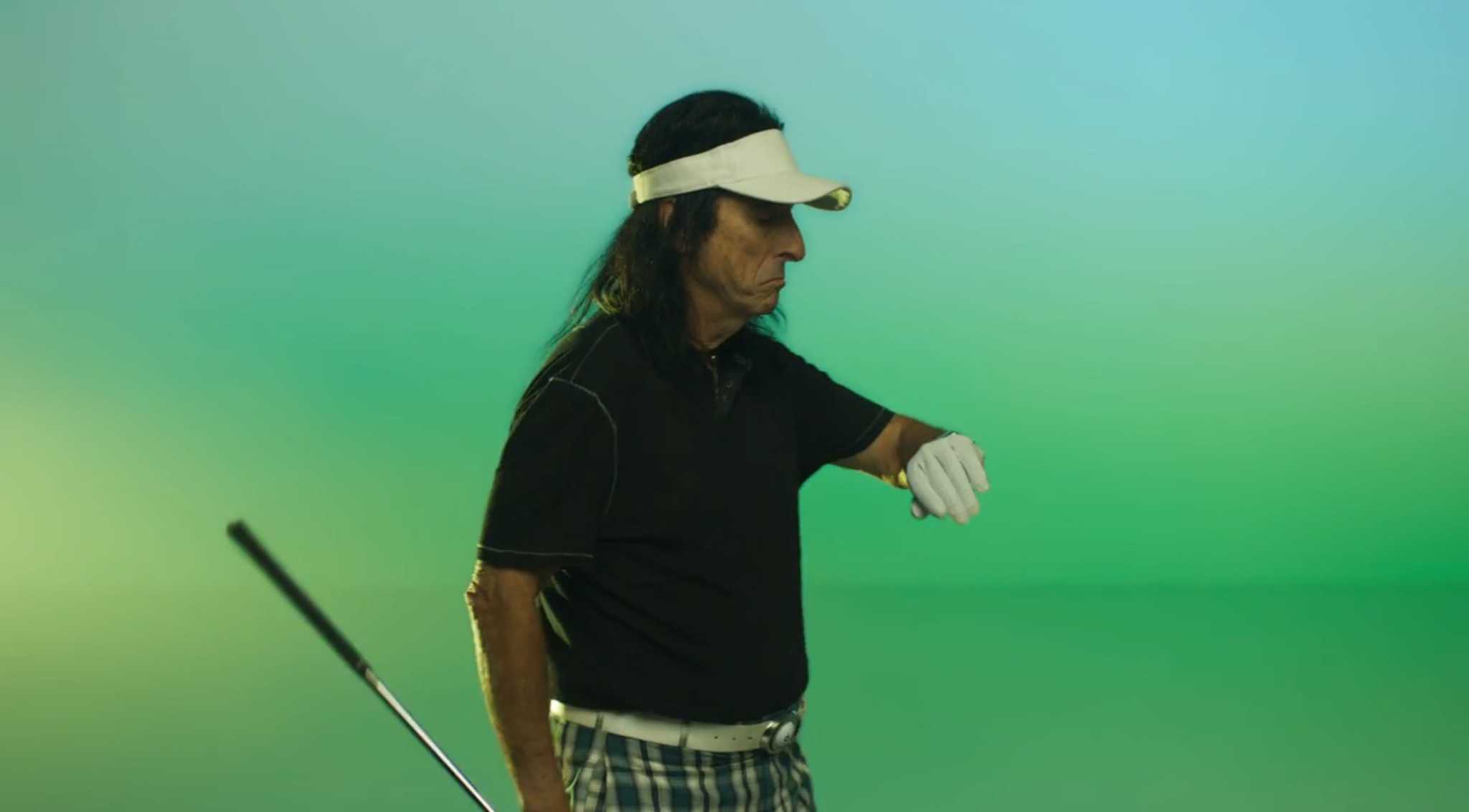 Apple Watch ad Alice Cooper