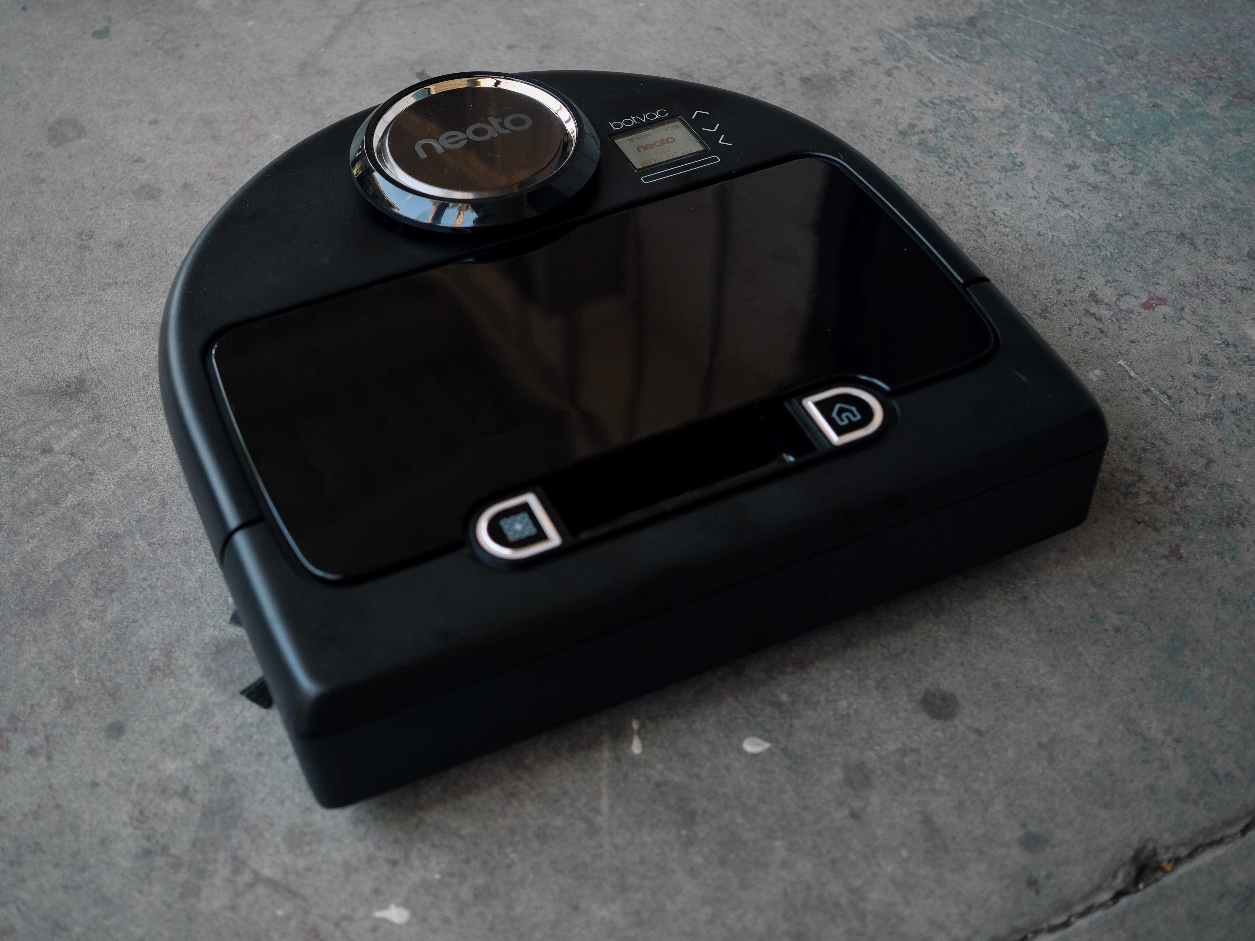 Botvac Connected is the world's most thorough cleaning bot.