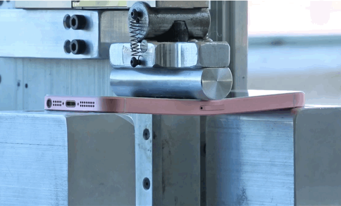 The iPhone SE bends easier than the iPhone 6s.