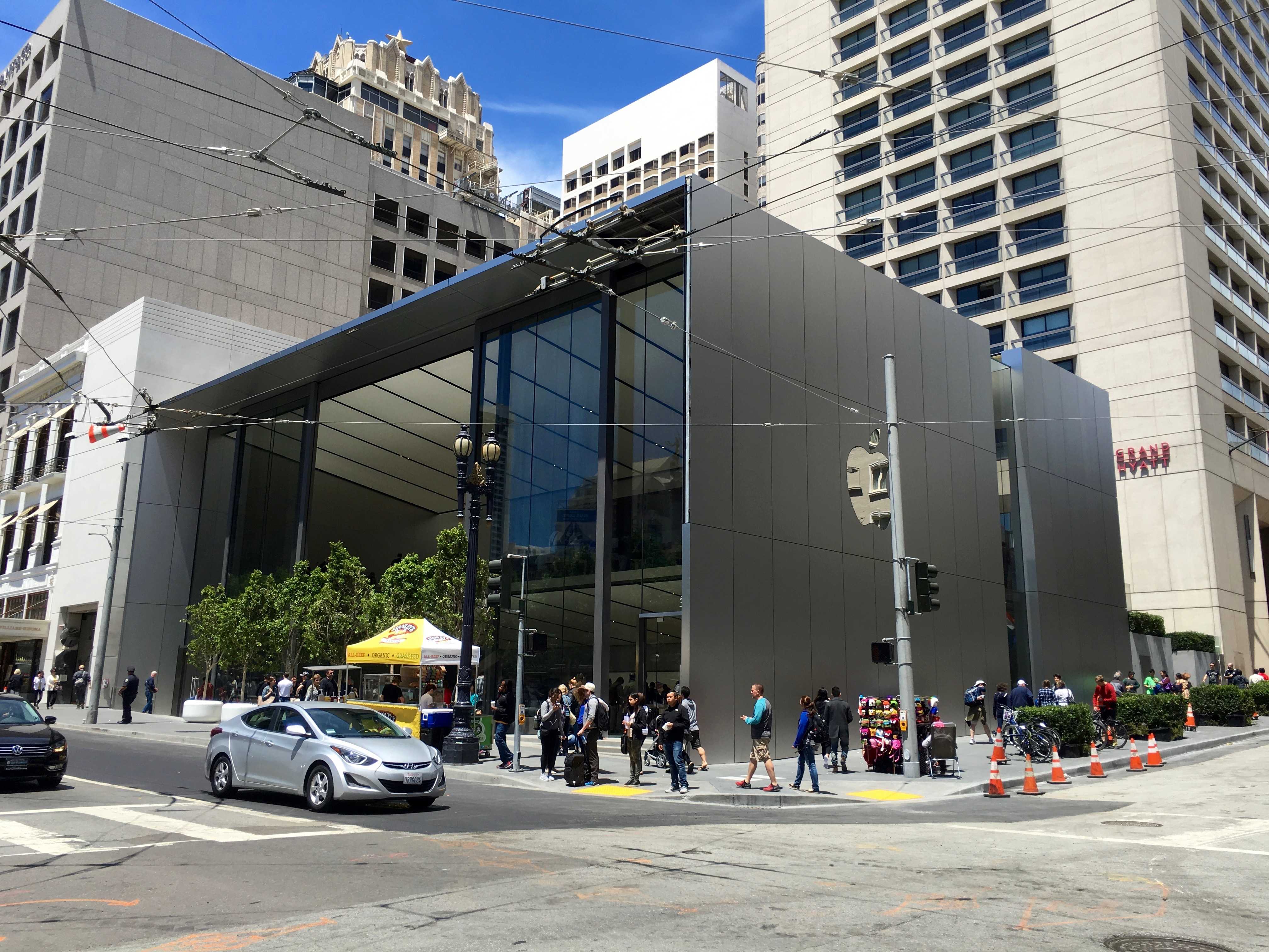 Apple_Store_Union_Square_exterior - 1