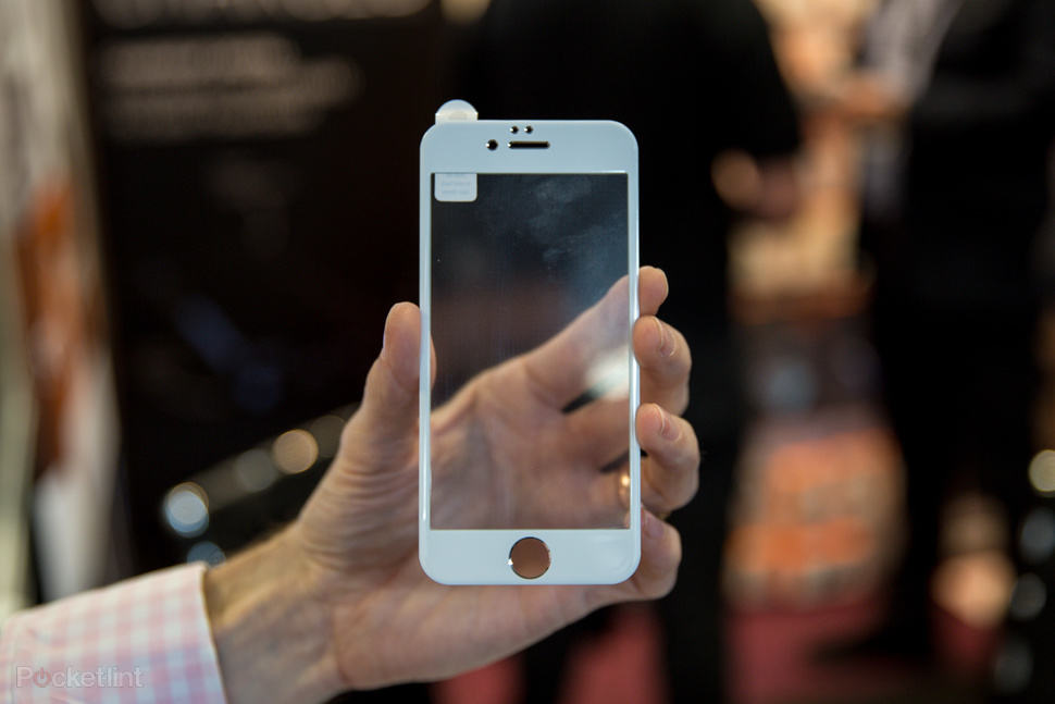 Spot the difference with today's iPhone 6s.
