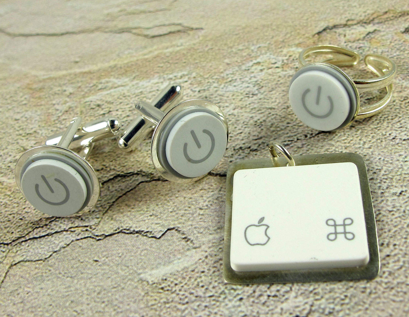 Stacey Peterson has a key to each Apple fan's heart.