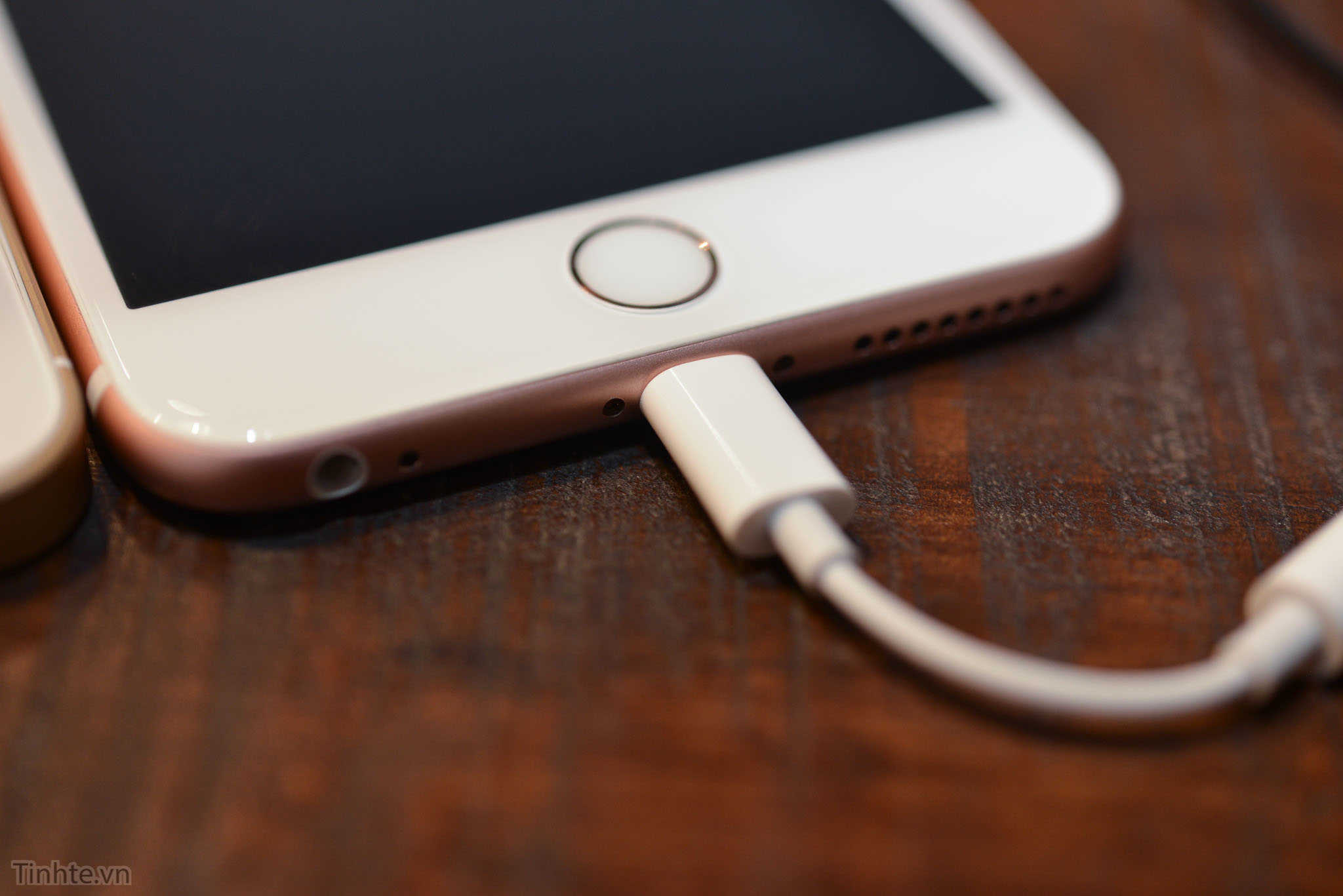 iPhone-Lightning