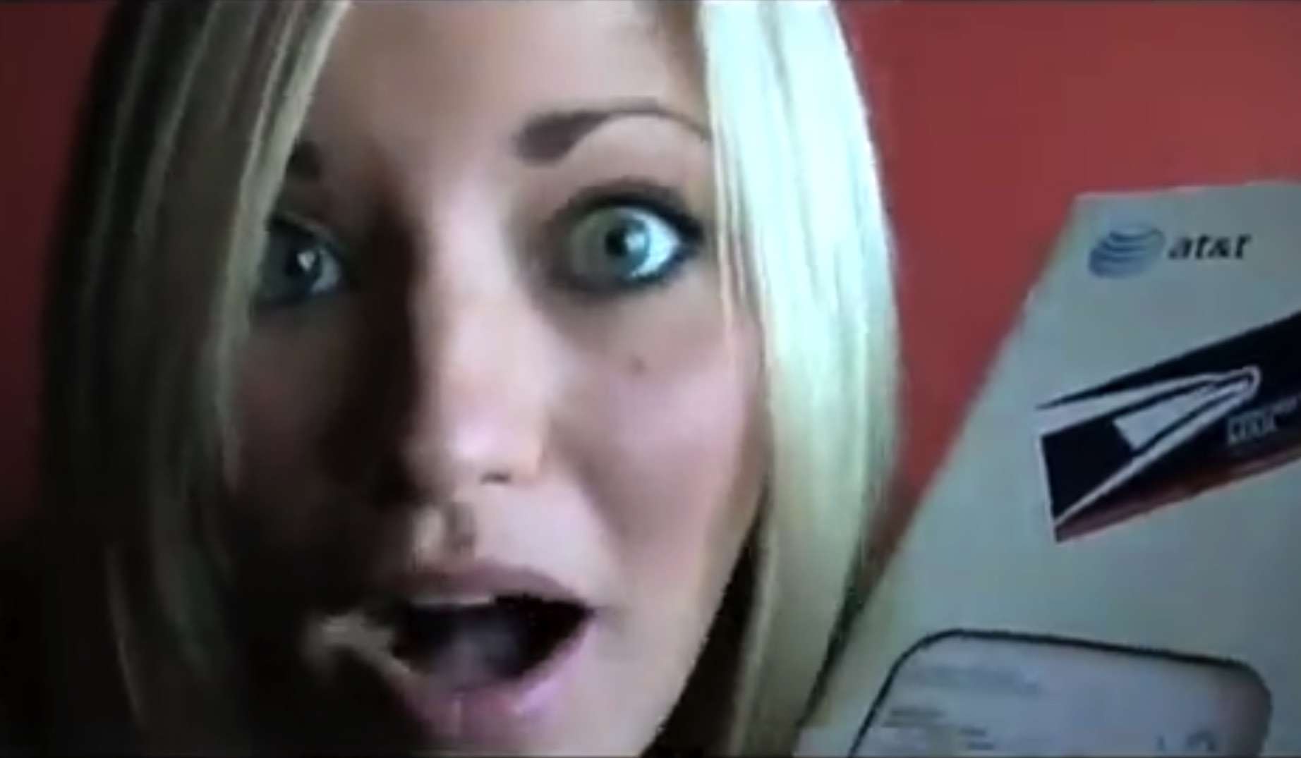 iJustine's reaction to her massive 300-page iPhone bill fueled one of the first iPhone 