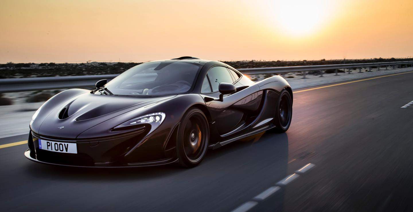 mclaren-p1-bahrain-773-crop5184x2670