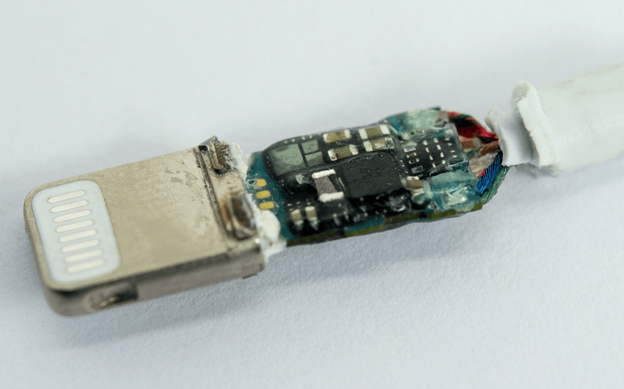 3.5mm-to-Lightning headphone adapter DAC