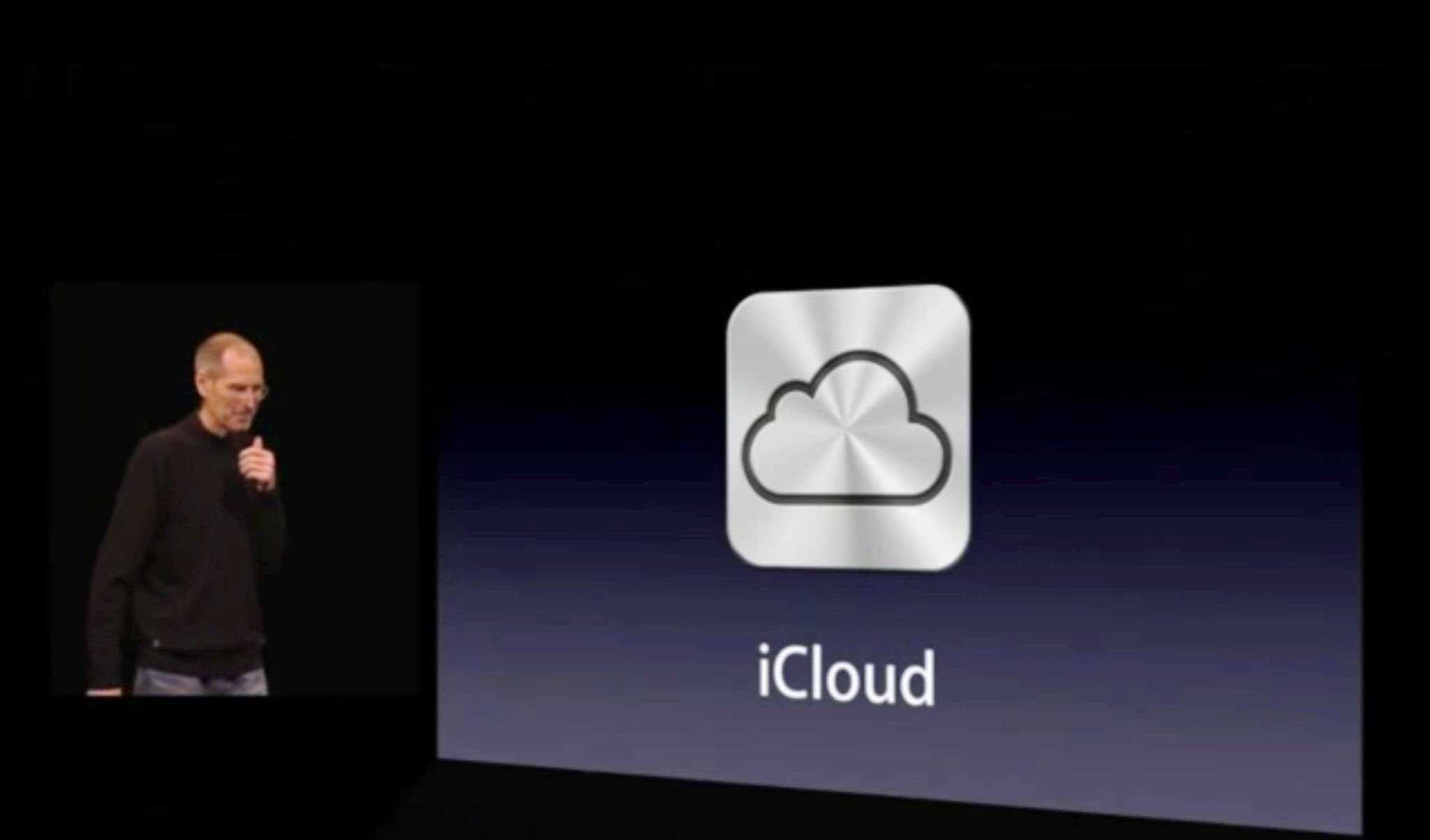 Photo of Steve Jobs onstage at WWDC explaining the iCloud launch