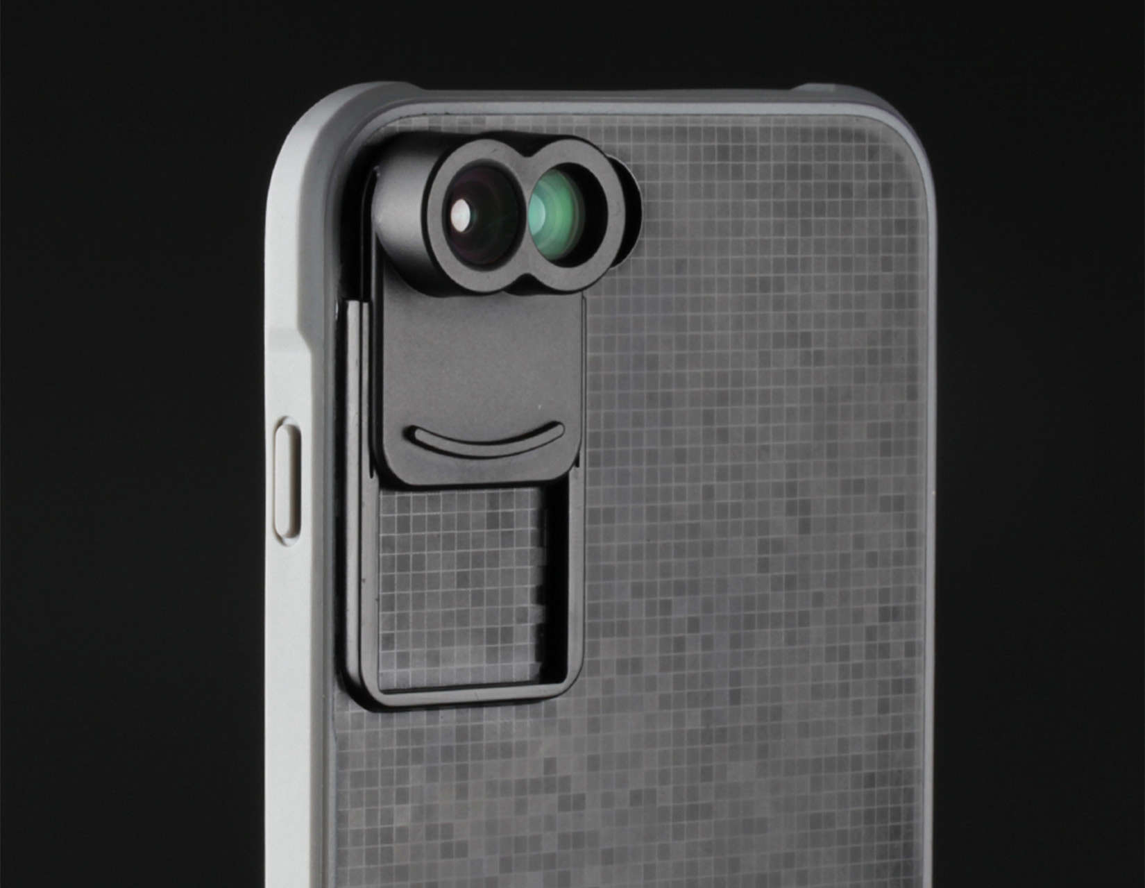 Hey four eyes! The Kamerar ZOOM lens attachment expands the telephoto/zoom capabilities of the dual-lens iPhone 7 Plus.