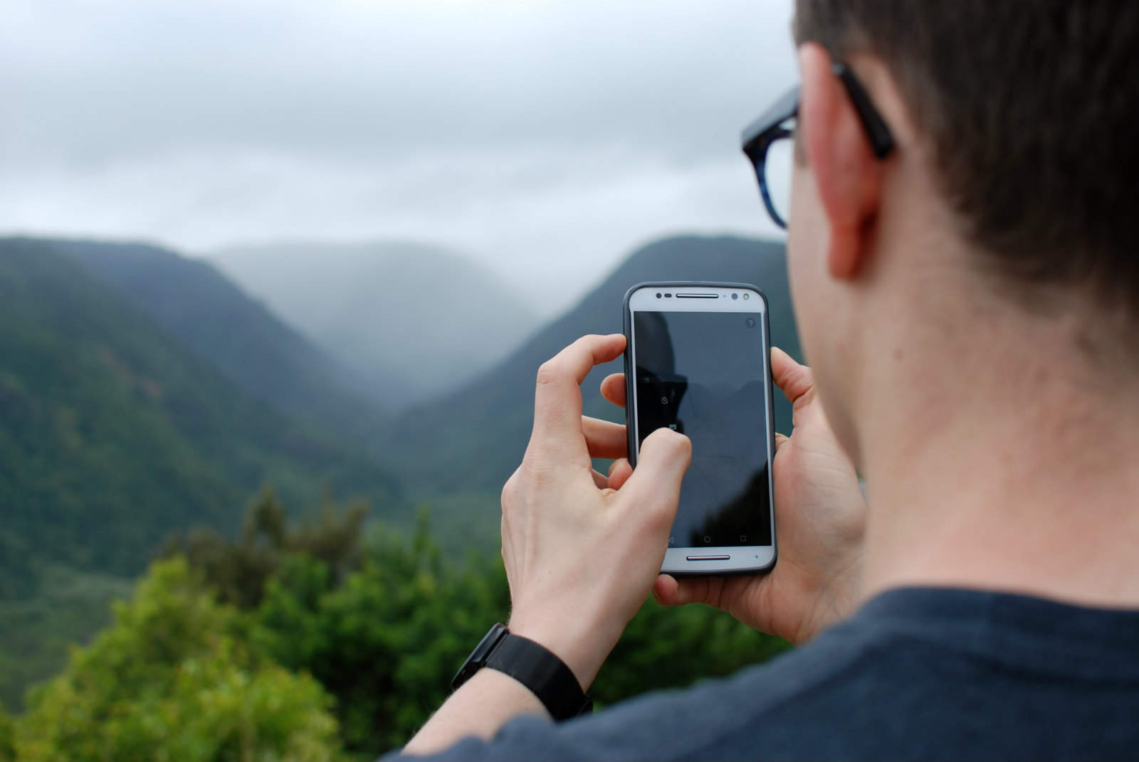 Got a shiny new iPhone? Sell us your old Android device.