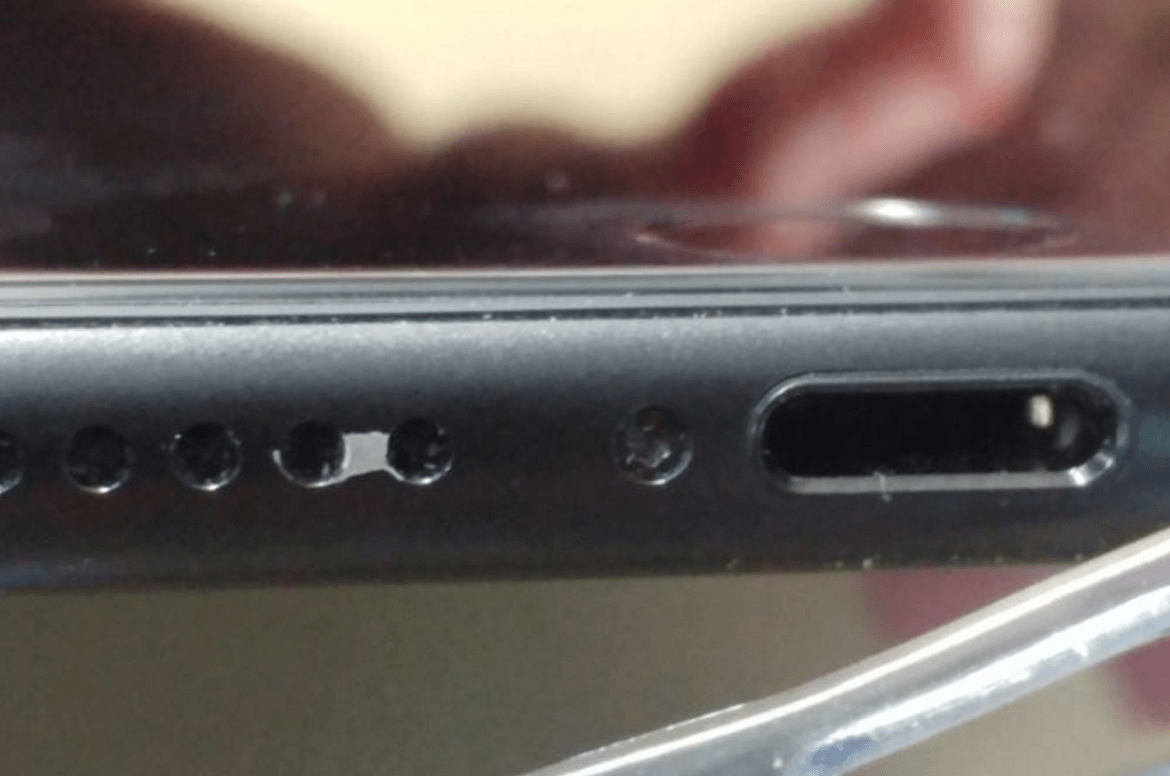 iPhone-7-matte-black-chipping-3