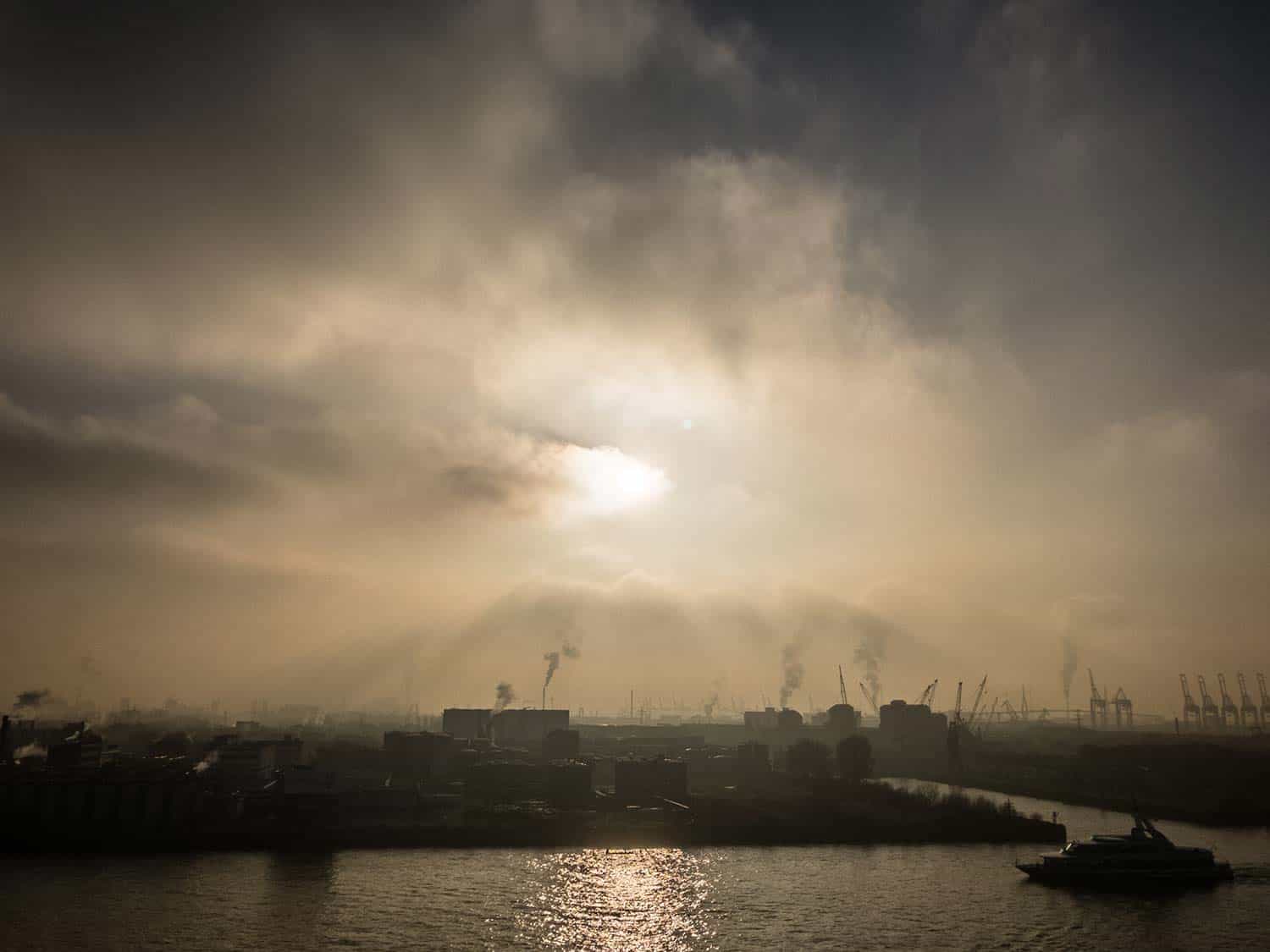 Lightroom Mobile from Adobe now has HDR to balance shadows and highlights in contrasty settings.