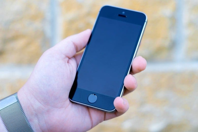 Apple could debut iPhone SE successor as soon as March