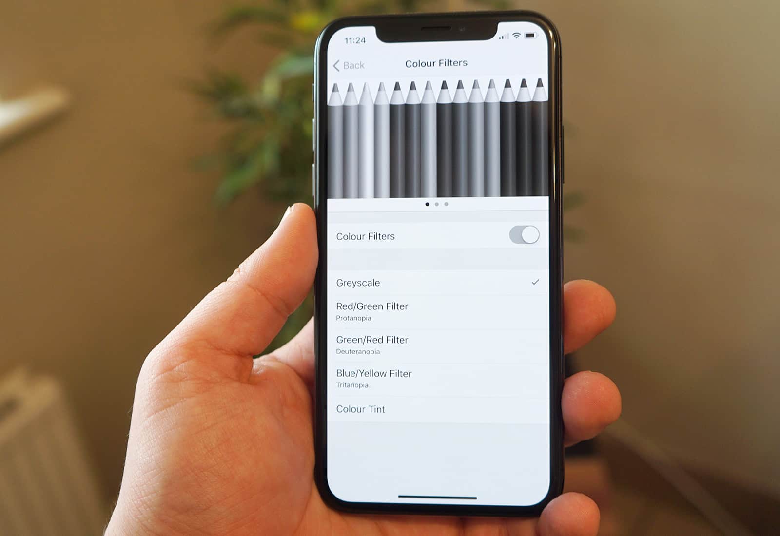 grayscale iphone x dark mode
