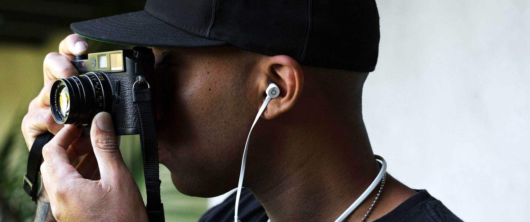 wireless earbuds