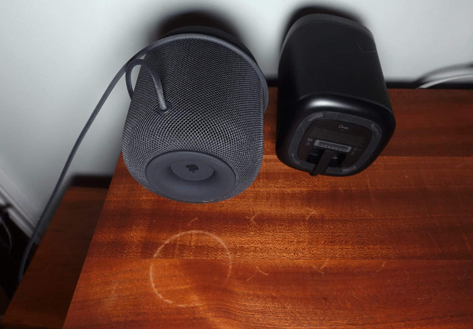 Sonos One white marks