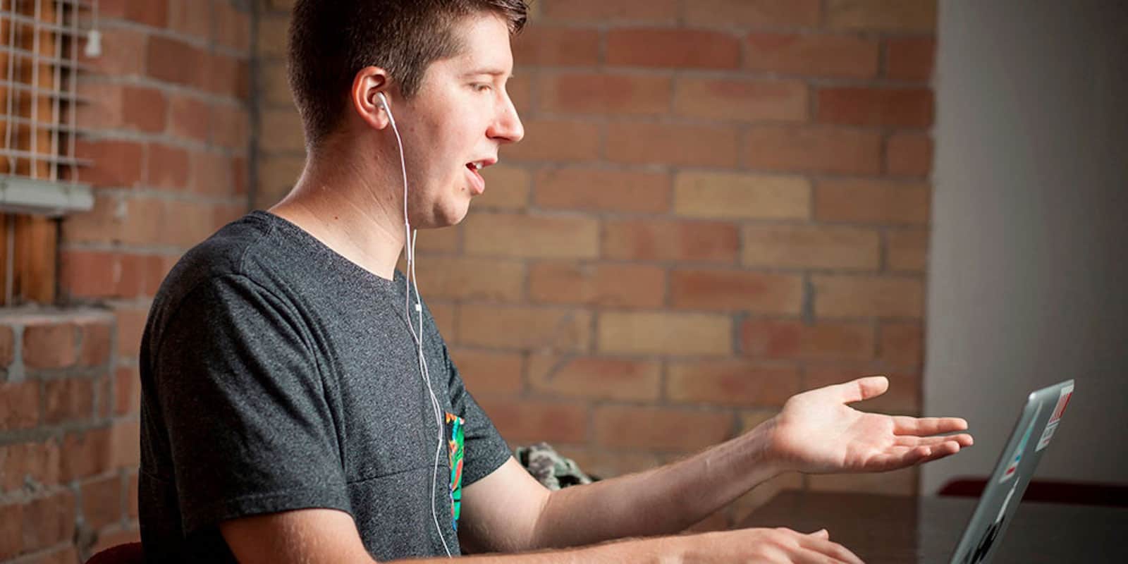 This course teaches iOS app development through hands-on exercises and lessons.