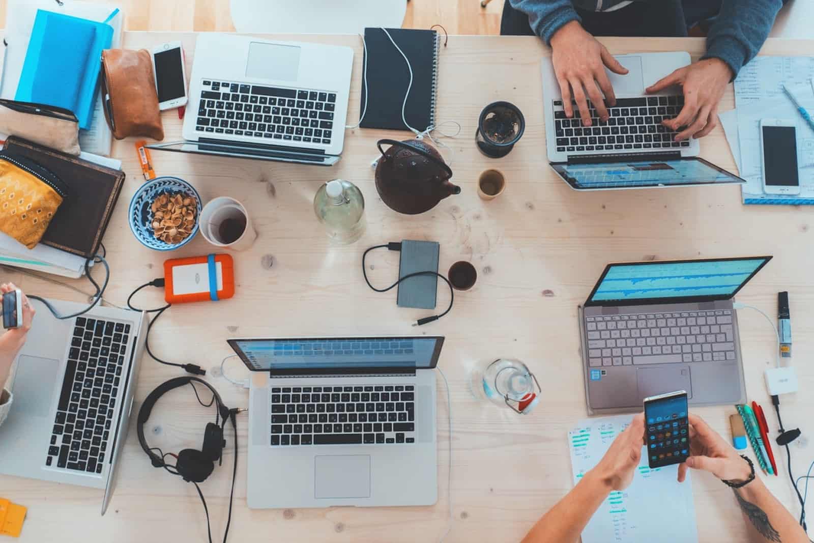 This handy app offers a bunch of useful tools for keeping your meeting organized and on track.