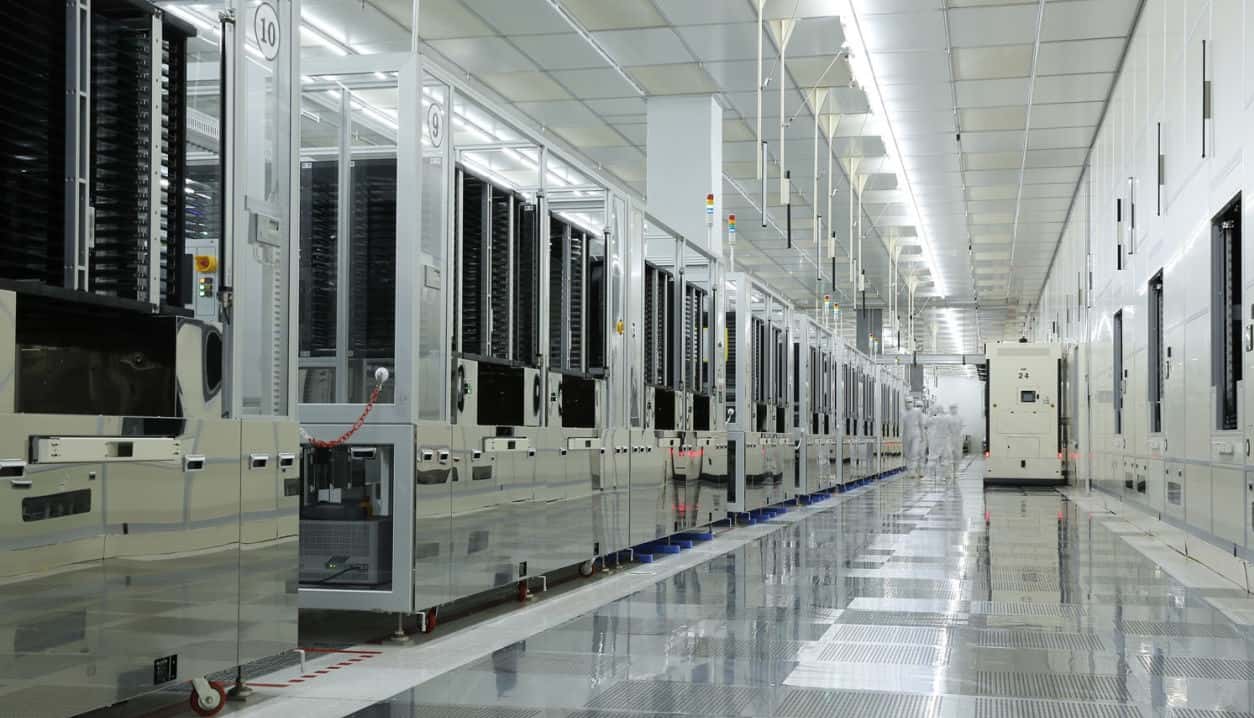BOE Technology Group already makes LCDs for Apple, and this Chinese company now wants to produce OLED iPhone screens.