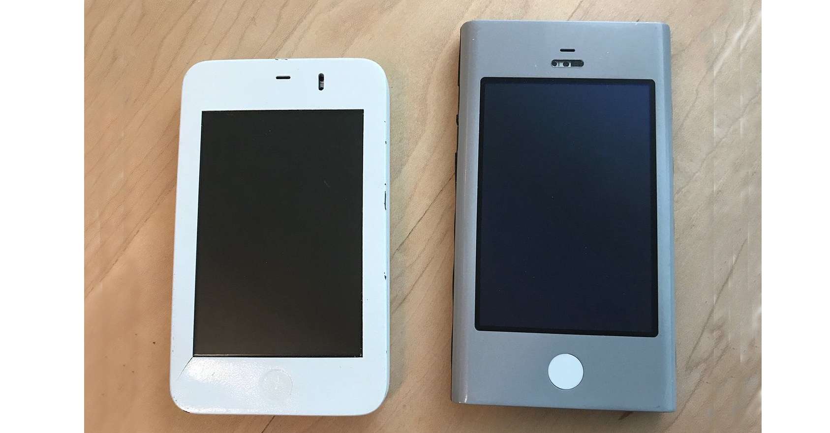A pair of iPhone concept devices called Wallabies.