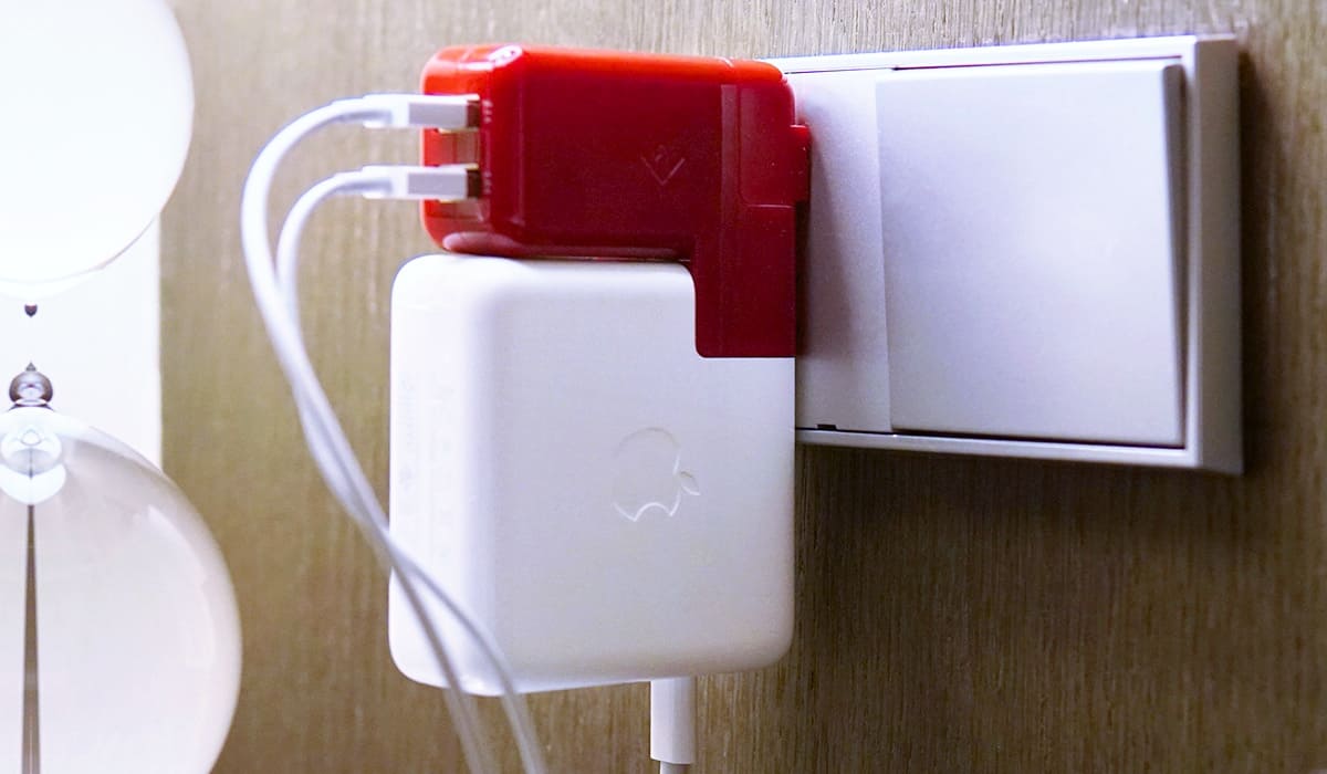 With PlugBug Duo, you can simultaneously charge your MacBook, iPhone, and iPad from one plug.
