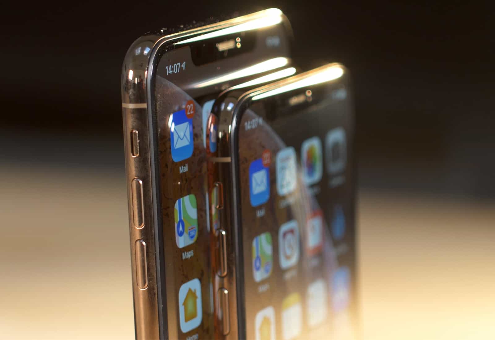 The iPhone XS Max screen delivers more of that OLED awesomeness.