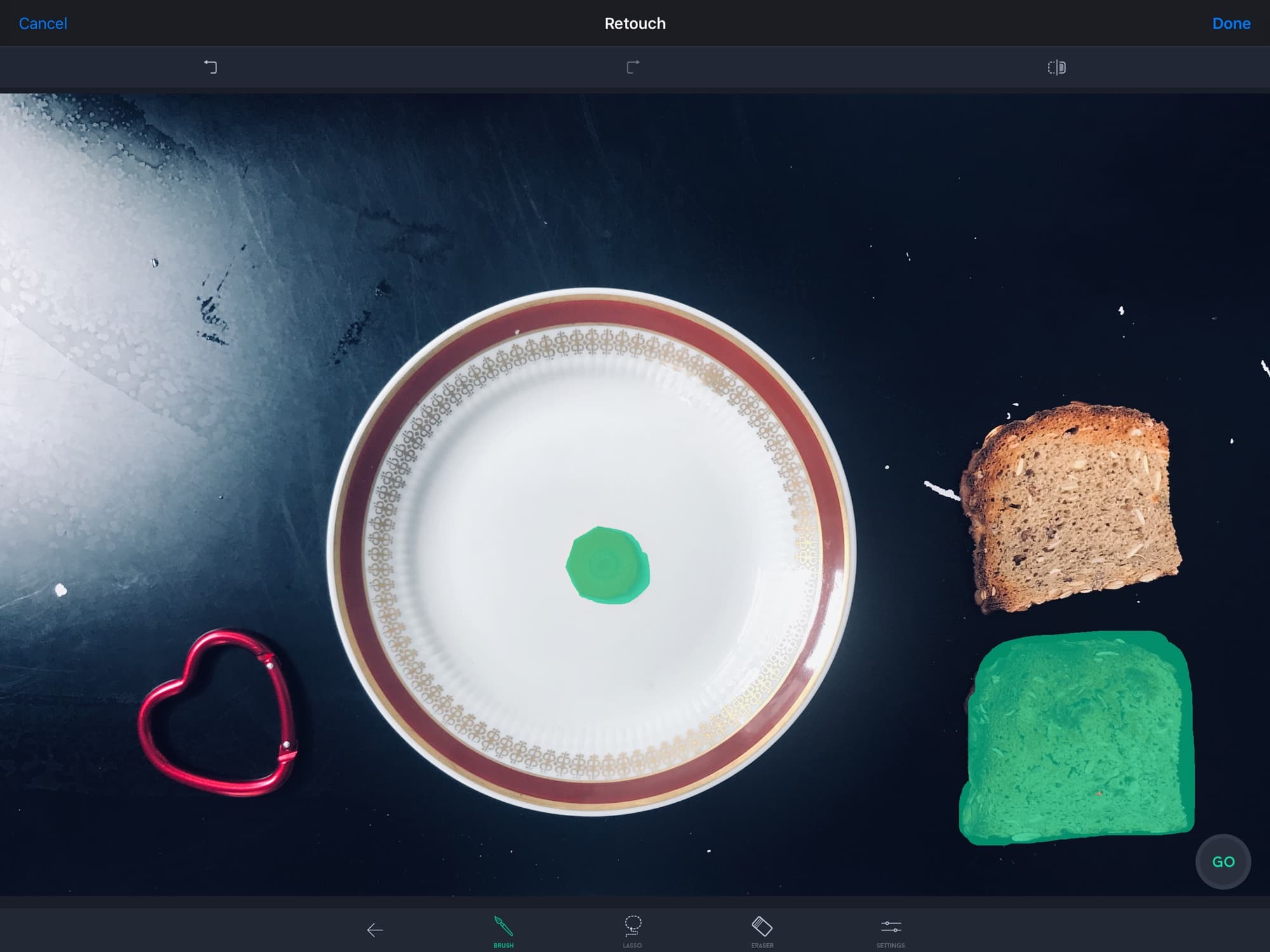 How will TouchRetouch manage with this delicious breakfast?