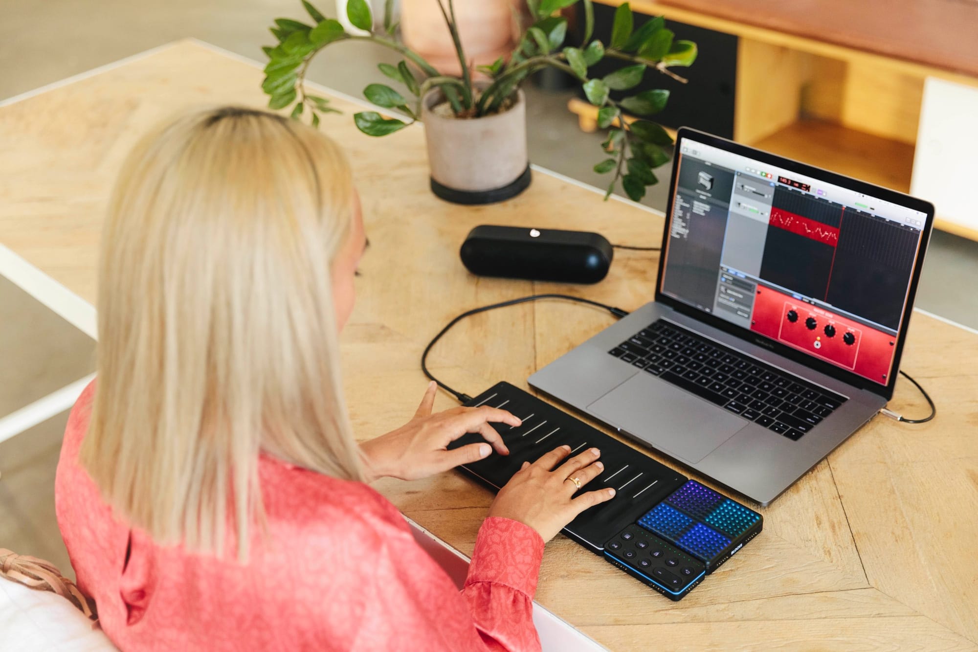Any Songmaker Kit can be turned into the GarageBand Edition.