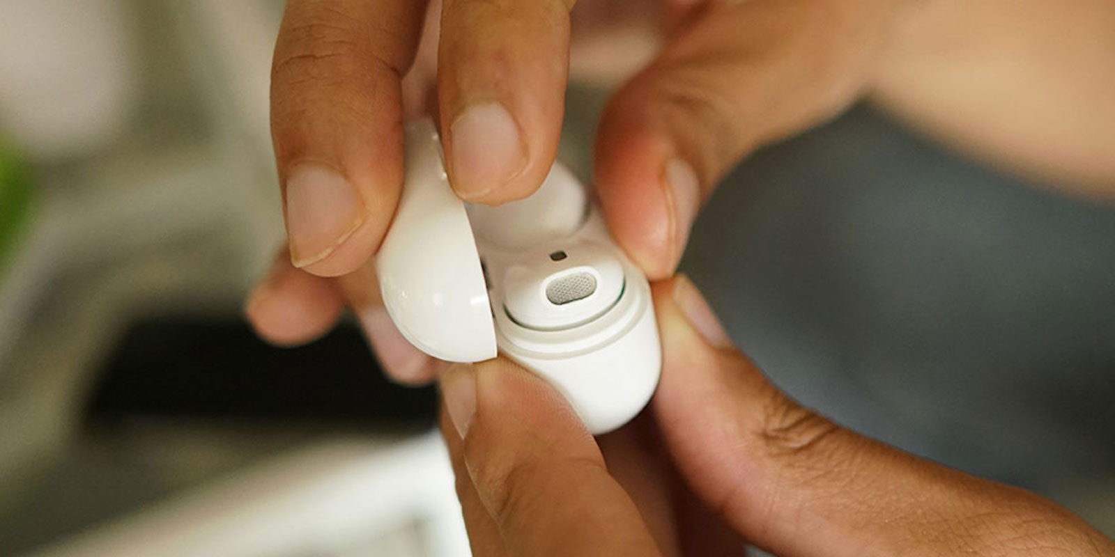 AirTaps Bluetooth earbuds are an economic alternative to Apple's AirPods.