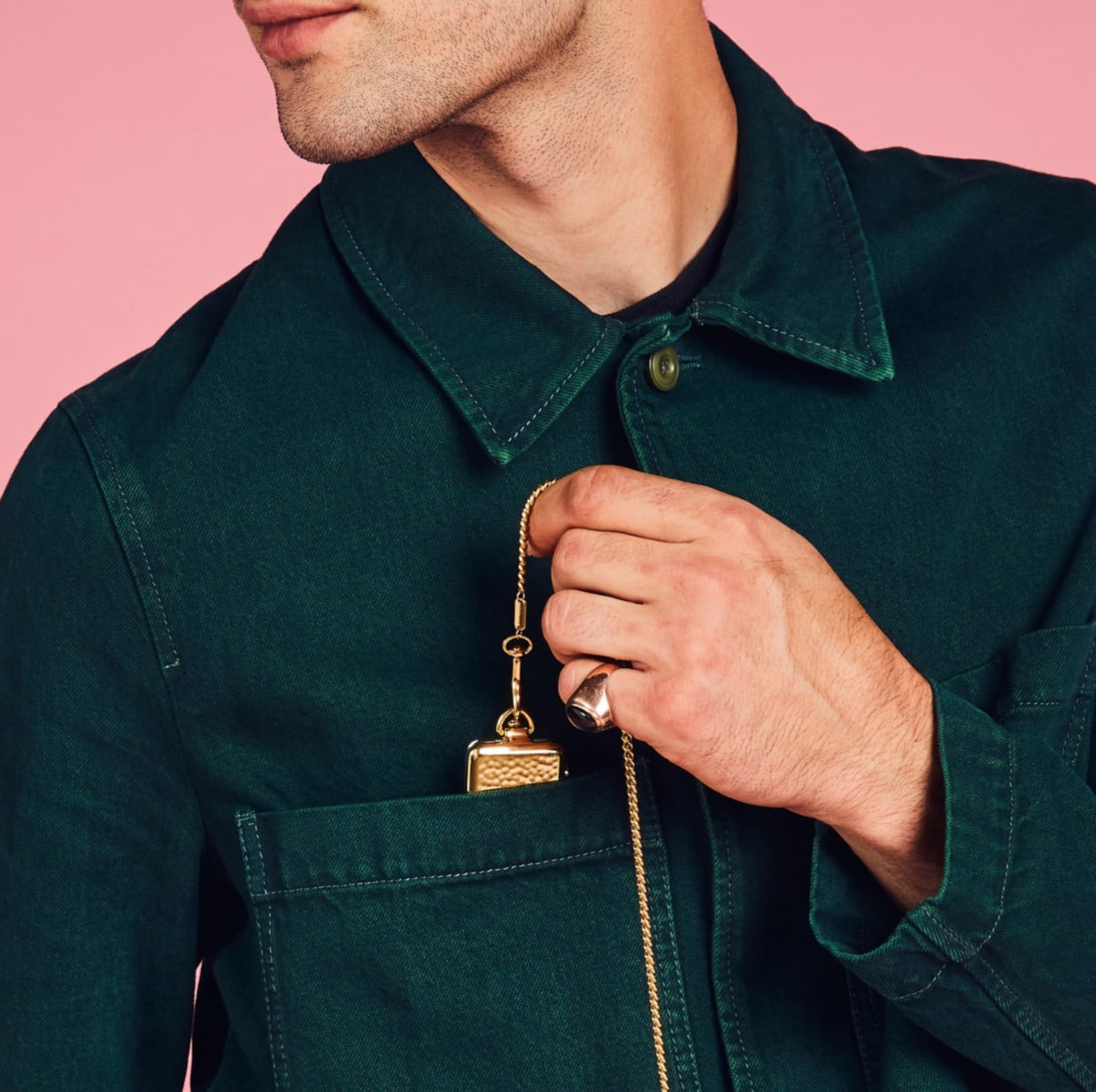 Transform your Apple Watch into a classic vintage pocket watch without compromising accessibility or function.
