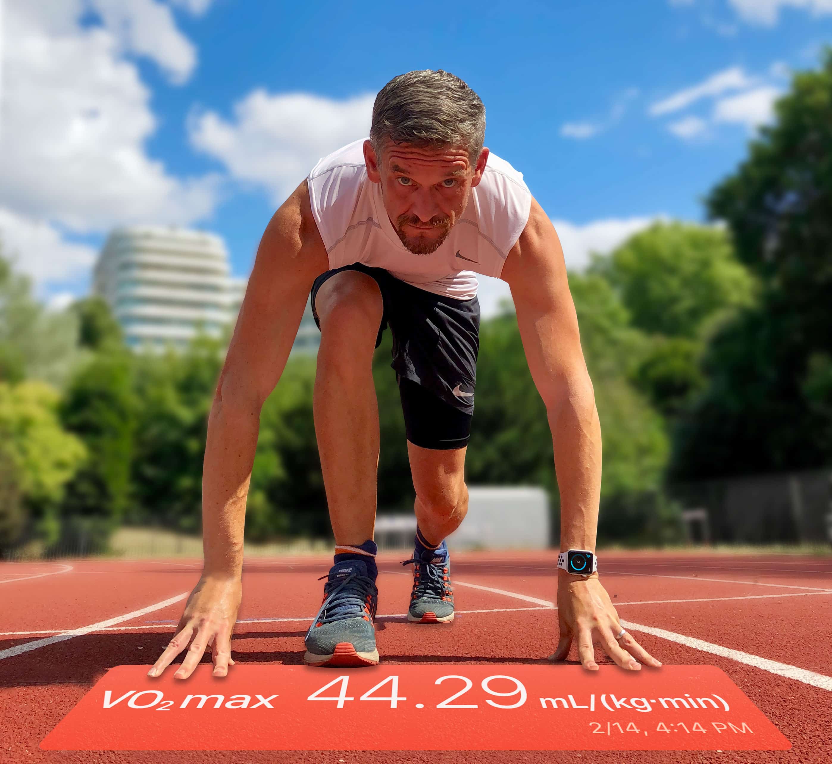 Max-out your aerobic fitness with Apple Watch by checking the VO2 max metric.