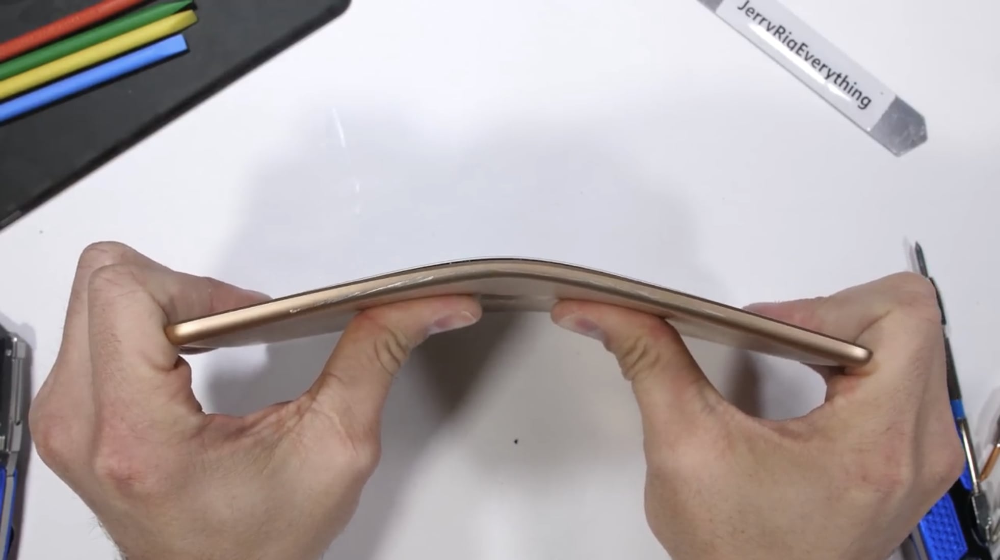2019 iPad mini bend test