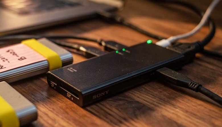 Sony MRW-S3 USB-C hub