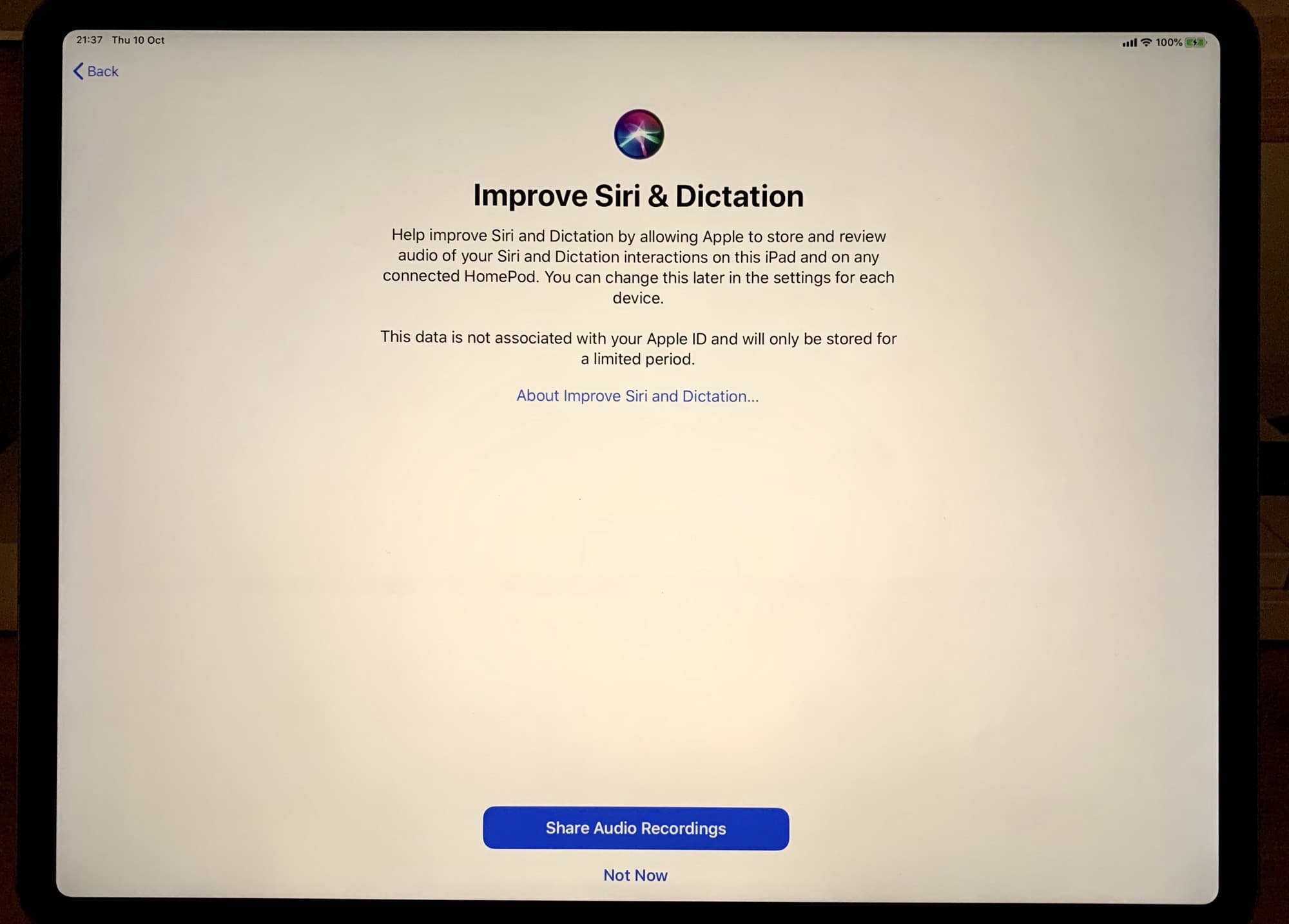 Stop siri snooping: LOL look how small Apple made the 