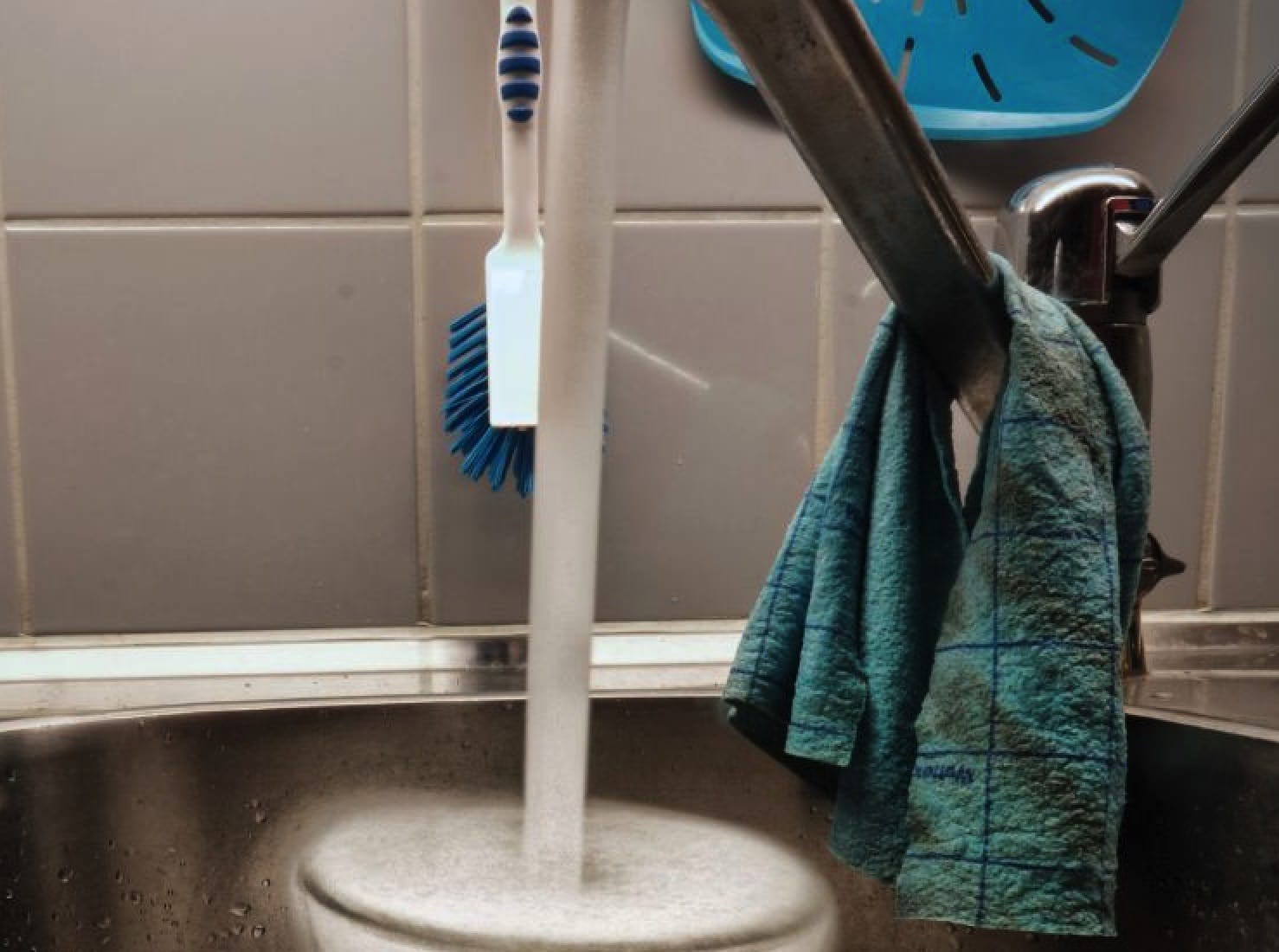Apple doesn’t want you defiling Mac Pro’s special glass with a regular cloth