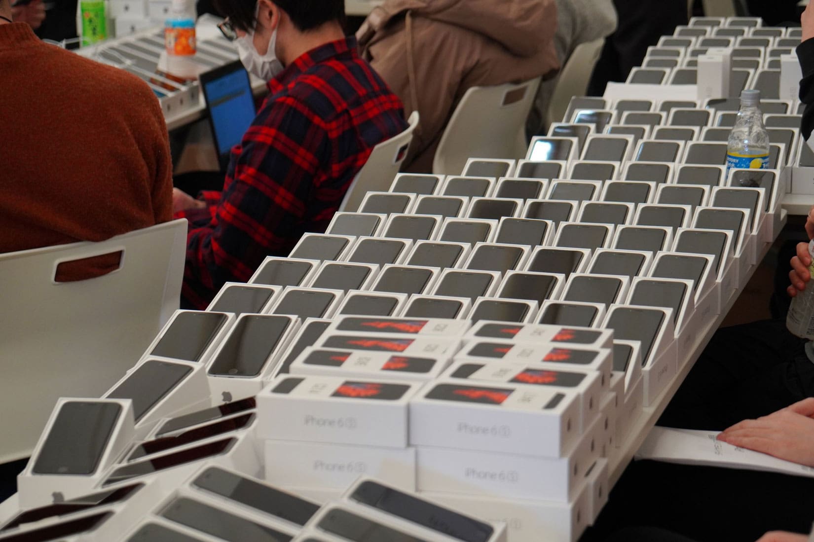 iPhones for quarantined cruise passengers