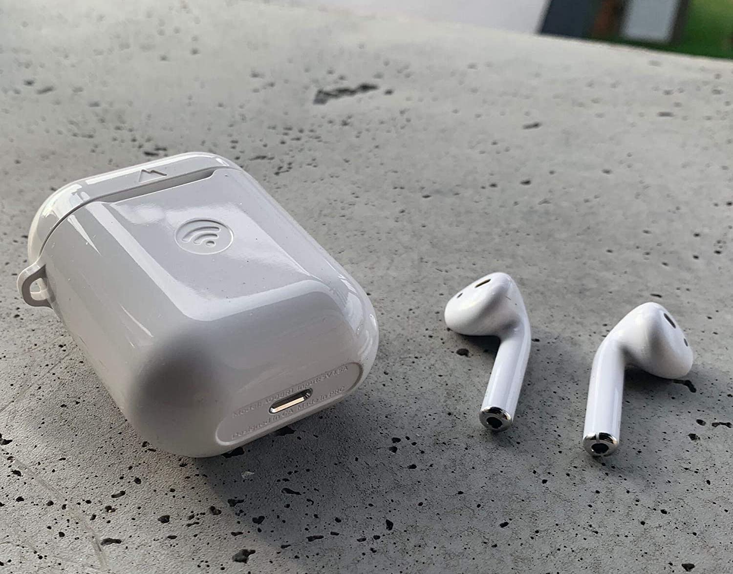 Elkson wireless AirPods bumper case
