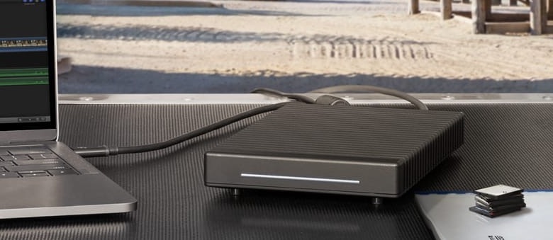 OWC ThunderBlade uses Thunderbolt 3 and can be part of a RAID.