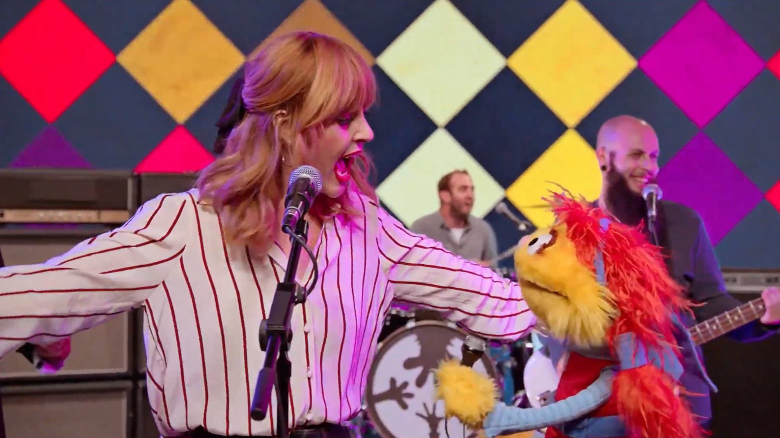 The Mowgli's and Helpsters sing about grammar