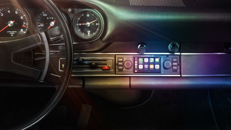 Classic Porsche CarPlay
