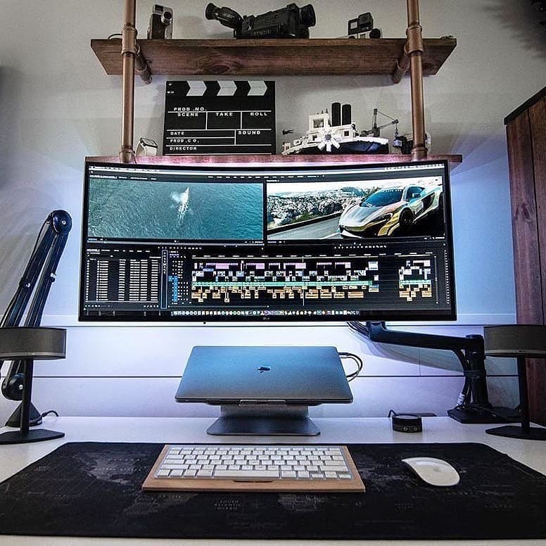 This wfh setup has an amazing monitor